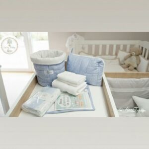 Trousse de bébé bleu Vichy avec panier de rangement